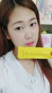 李明持续走红，颜值与才华兼备引发热议