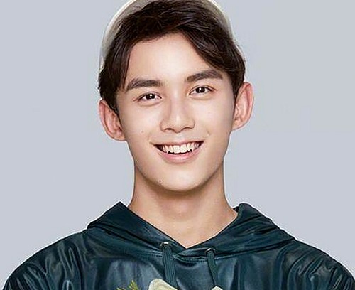 揭秘吃瓜文化：从微信表情到网红视频与网络小说