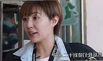 程潇娱乐圈表现多元：舞台风采与公益形象兼备