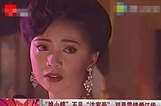 警花张津瑜“厕所门”视频再掀波澜，背后争议与影响解析