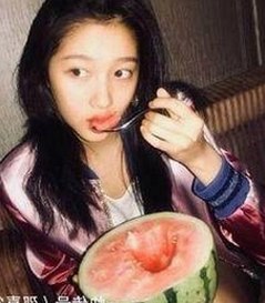 娱乐圈吃瓜妮妮背后故事揭秘：一场百度云热议背后的真相