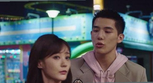 上海第二中学化学老师张越出轨风波，引发公众热议与反思